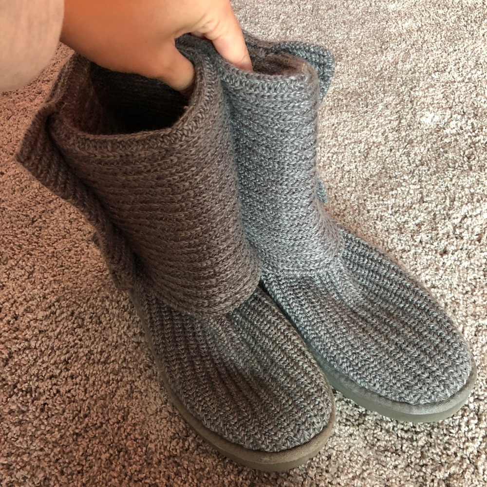 UGG GRAY KNIT BOOTS